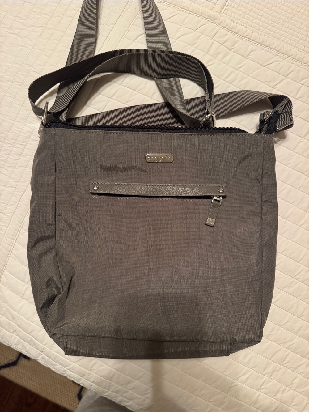 Baggallini Gray Nylon Crossbody Messenger
